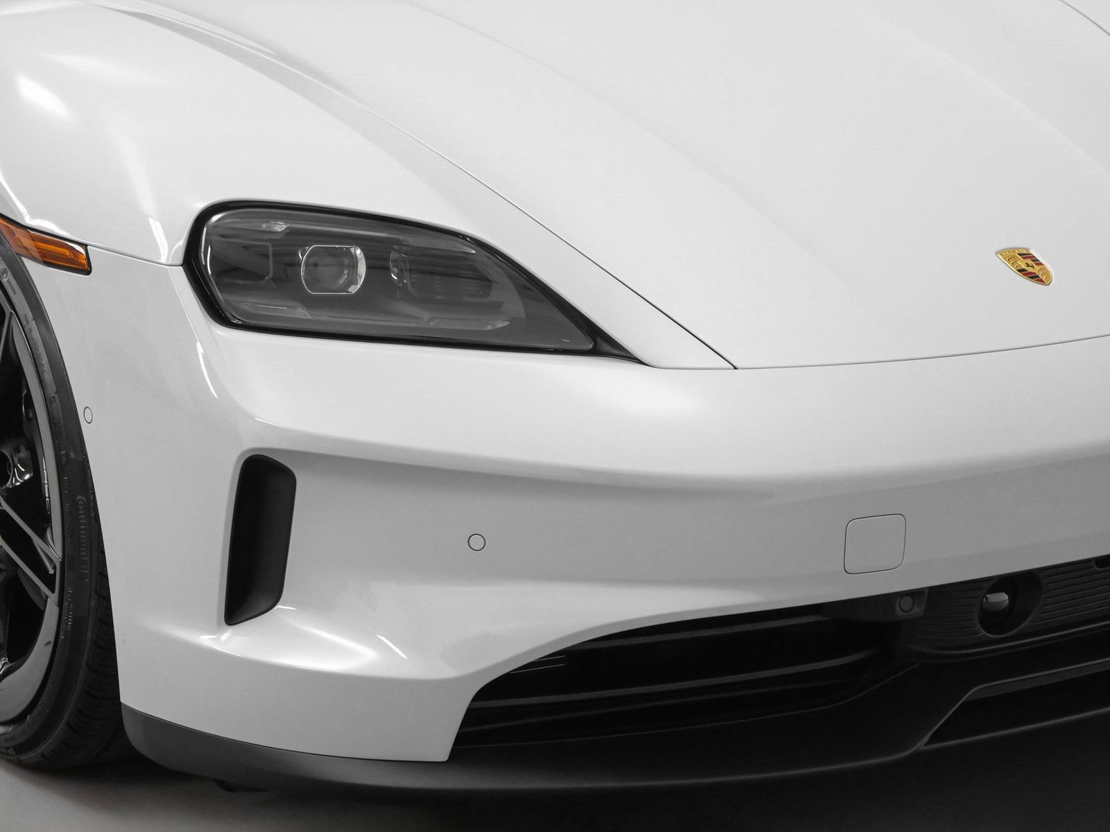 New 2025 Porsche Taycan image 17