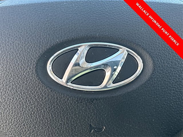 Used 2023 Hyundai Venue SEL image 29