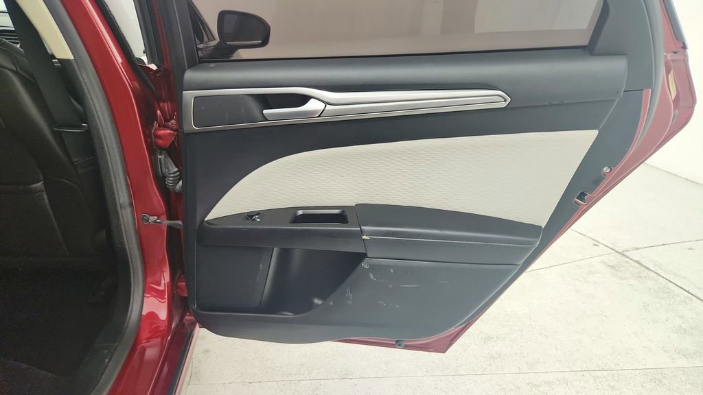 Used 2019 Ford Fusion SE w/ Equipment Group 151A image 33