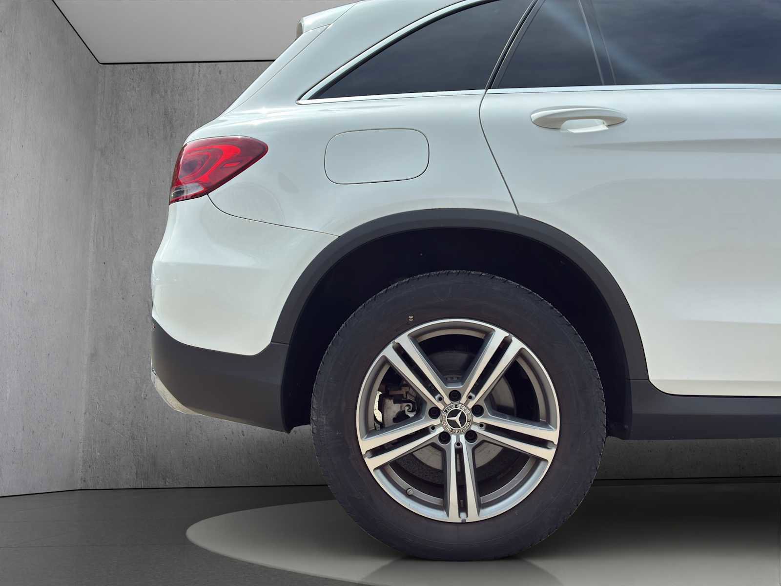 Used 2020 Mercedes-Benz GLC 300 4MATIC image 27