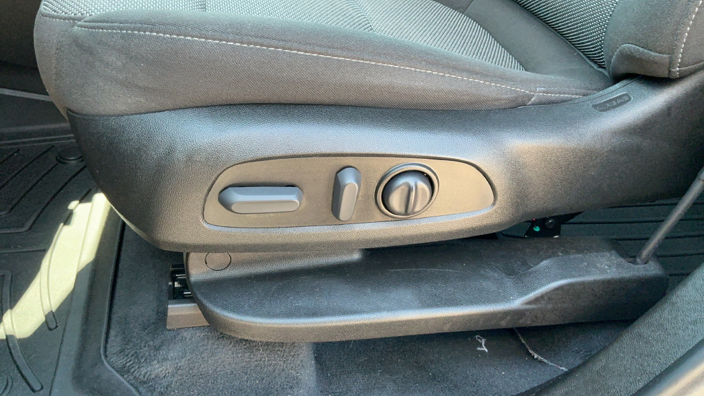 Used 2023 Chevrolet Traverse LT FWD image 19