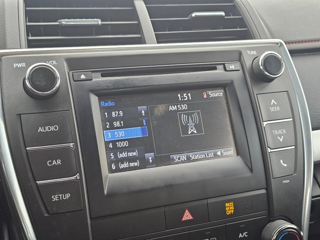 Used 2016 Toyota Camry SE FWD image 6