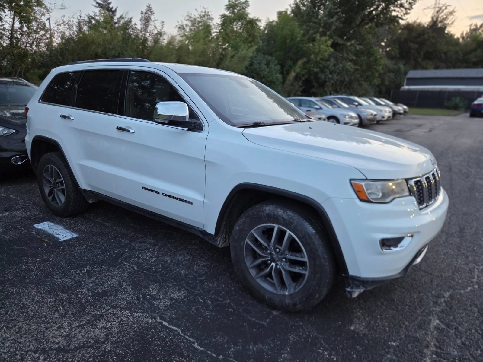 Used 2019 Jeep Grand Cherokee Limited AWD/4WD image 4