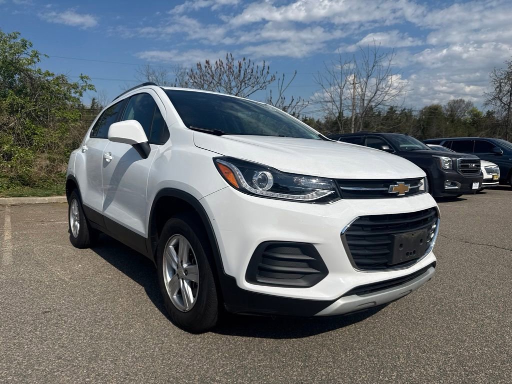 Used 2022 Chevrolet Trax LT w/ LT Convenience Package AWD/4WD image 1