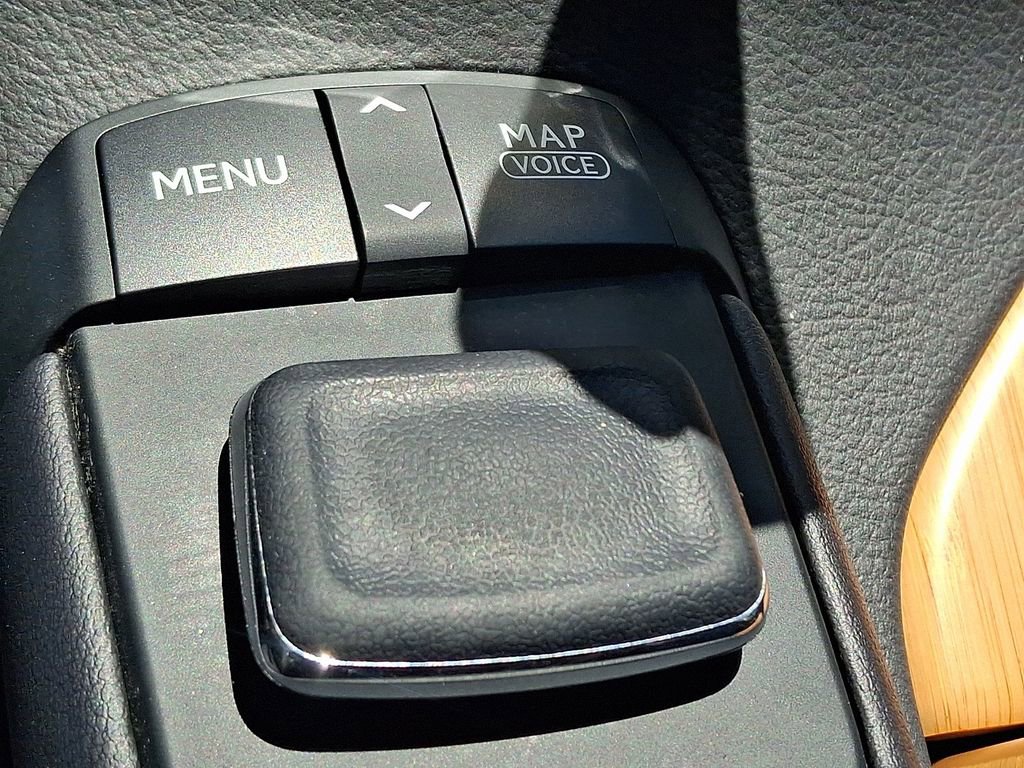 Used 2015 Lexus RX 450h AWD image 26