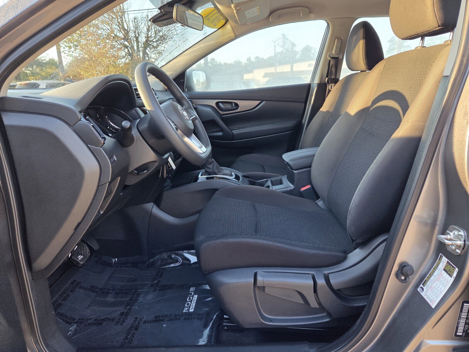 Used 2021 Nissan Rogue Sport S image 11