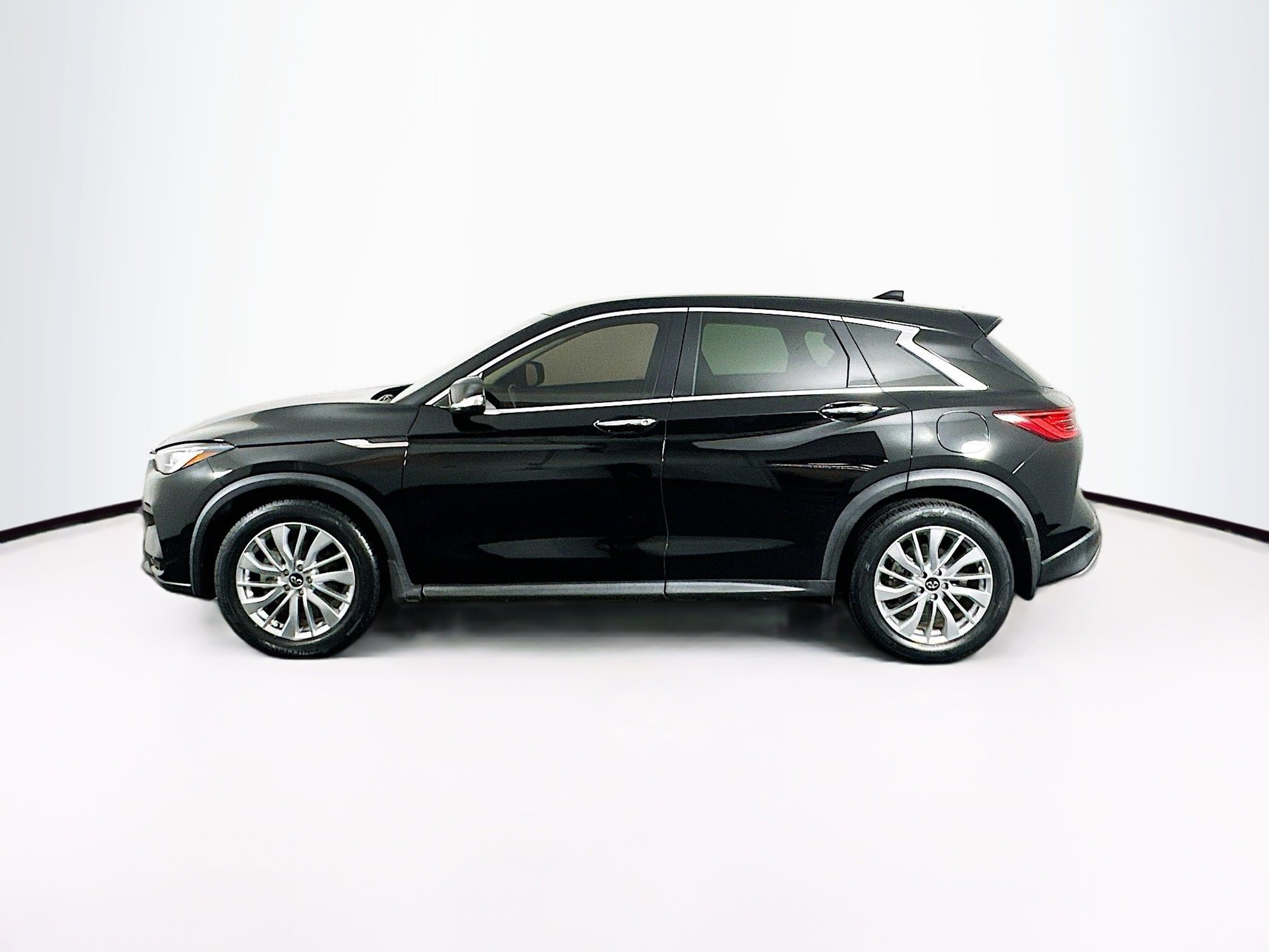 Used 2023 INFINITI QX50 Pure image 4