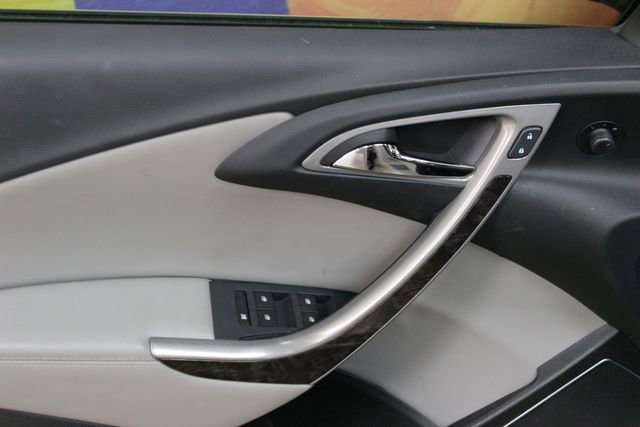 Used 2017 Buick Verano Convenience FWD image 13