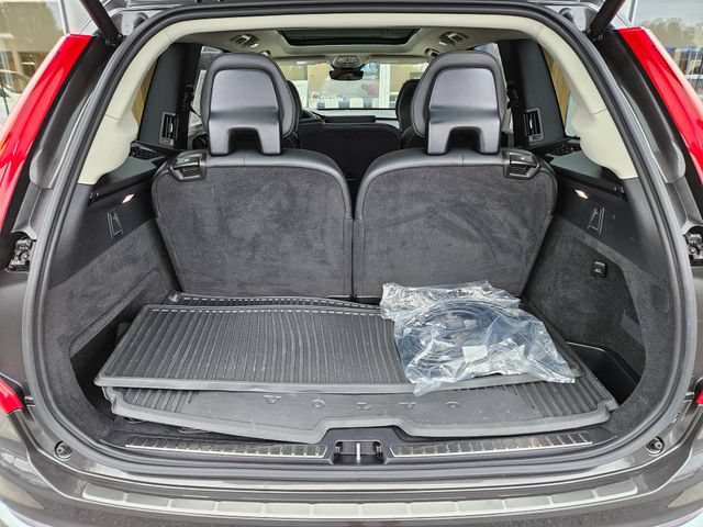 Certified 2024 Volvo XC90 T8 Plus w/ Protection Package Premier AWD/4WD image 11