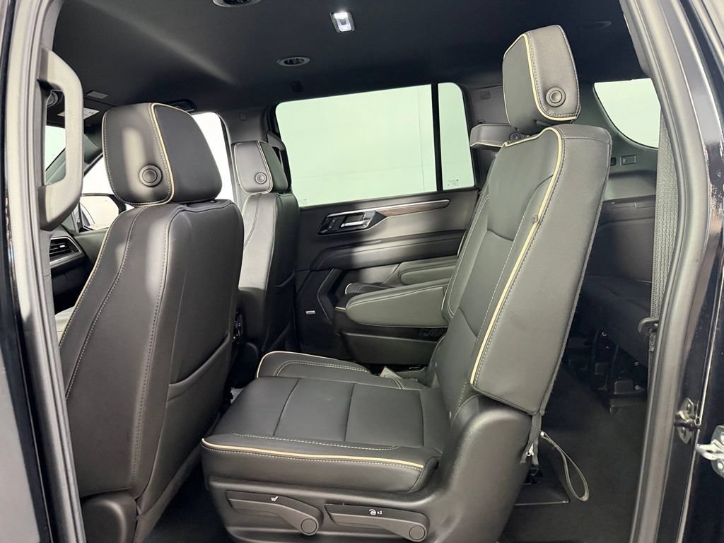 Used 2026 Chevrolet Suburban Premier AWD/4WD image 25