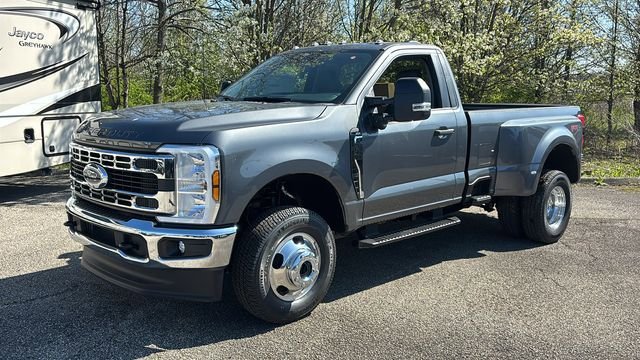 New 2026 Ford F350 XLT w/ 360-Degree Camera Package AWD/4WD image 2
