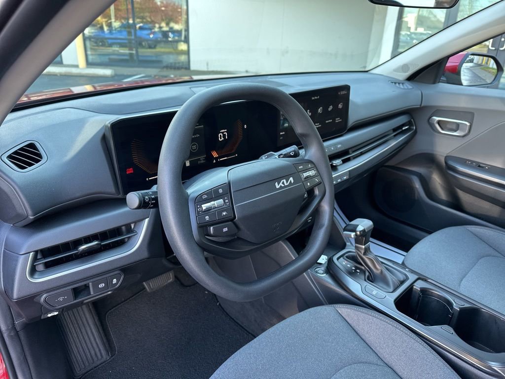 Used 2025 Kia K4 FWD image 30