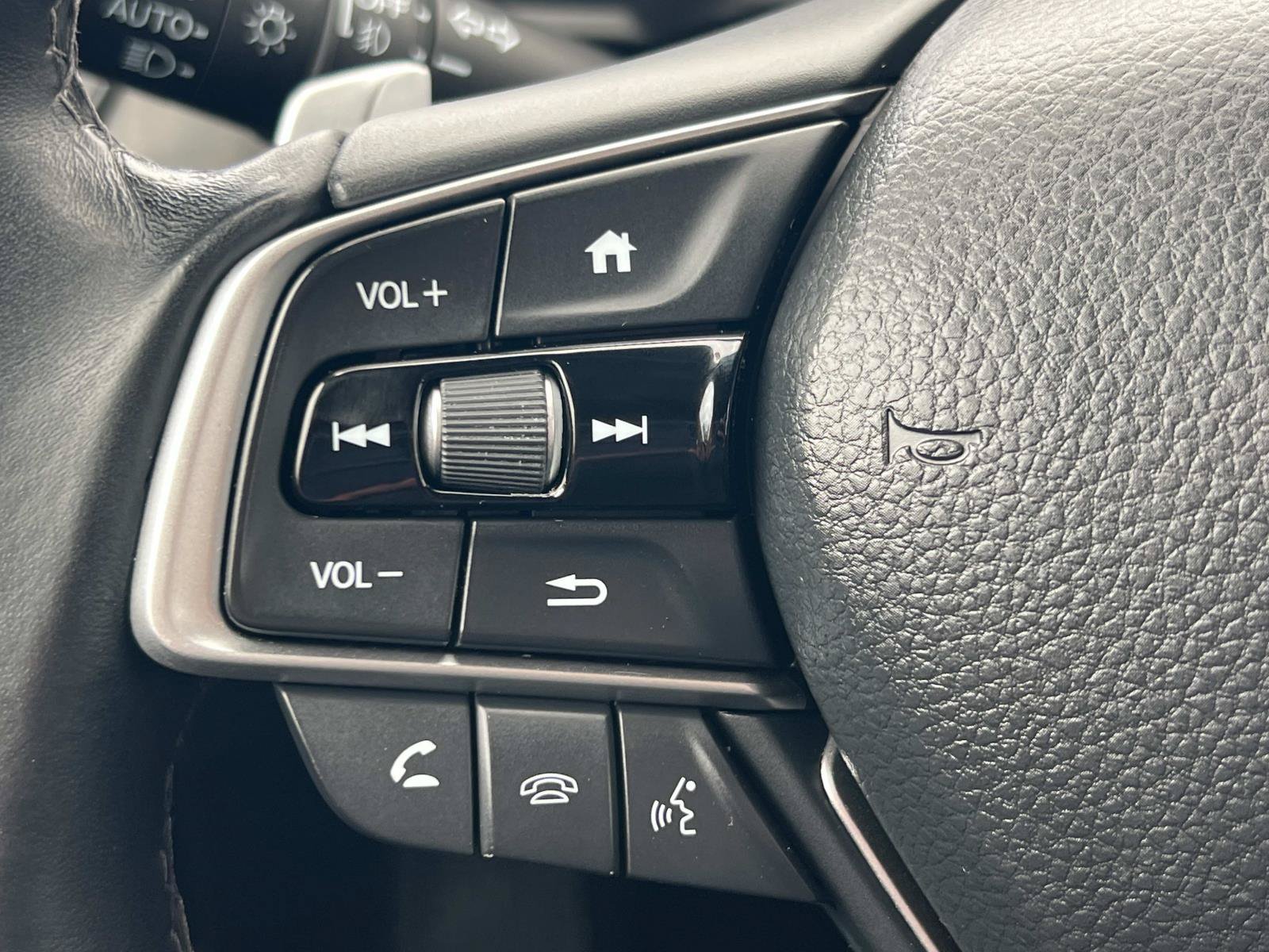 Certified 2019 Honda Accord Touring image 9
