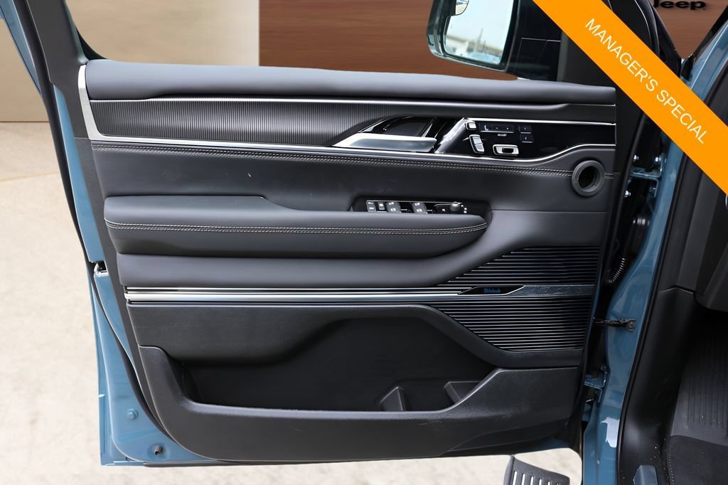 New 2026 Jeep Grand Wagoneer Summit w/ Premium Group III AWD/4WD image 11