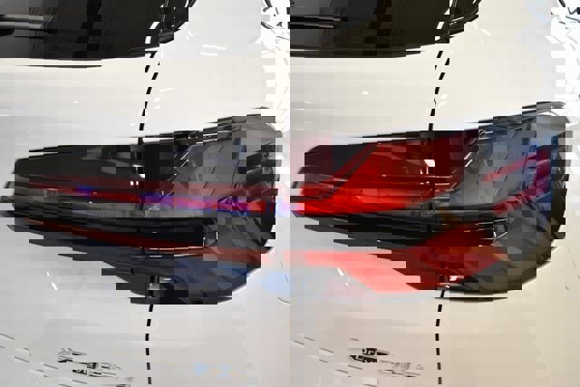 New 2026 BMW X5 xDrive50e image 27