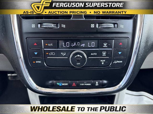 Used 2014 Chrysler Town & Country Touring image 27