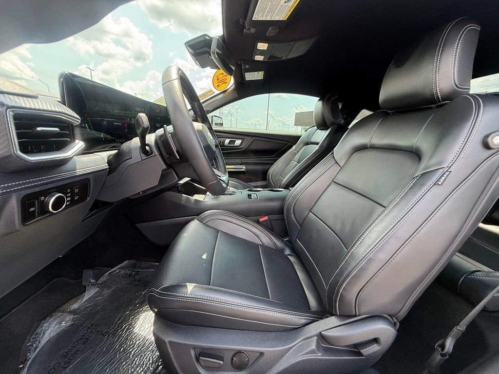 Used 2025 Ford Mustang GT Premium RWD image 22