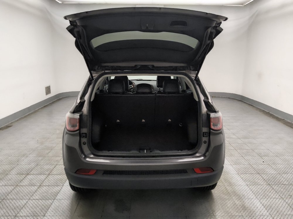 Used 2019 Jeep Compass Latitude image 29