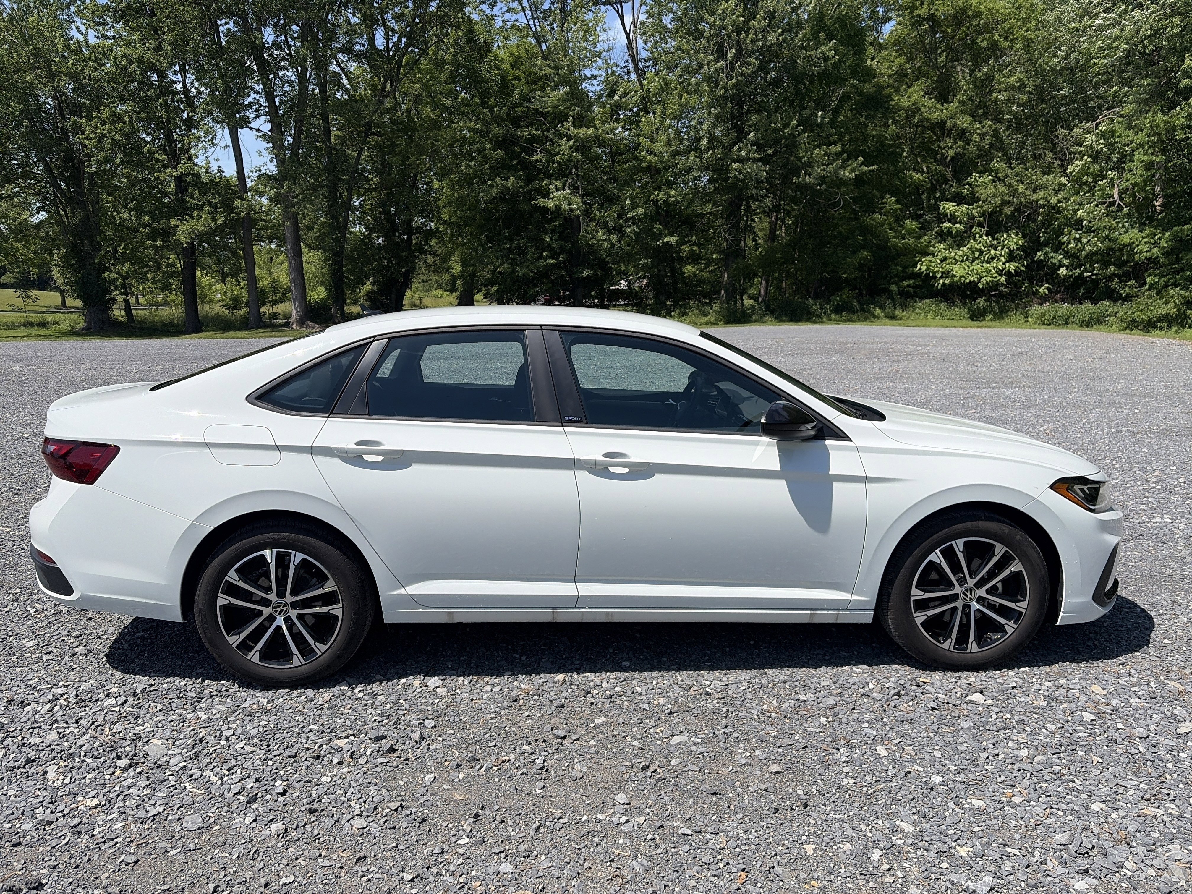 Used 2025 Volkswagen Jetta Sport FWD image 4