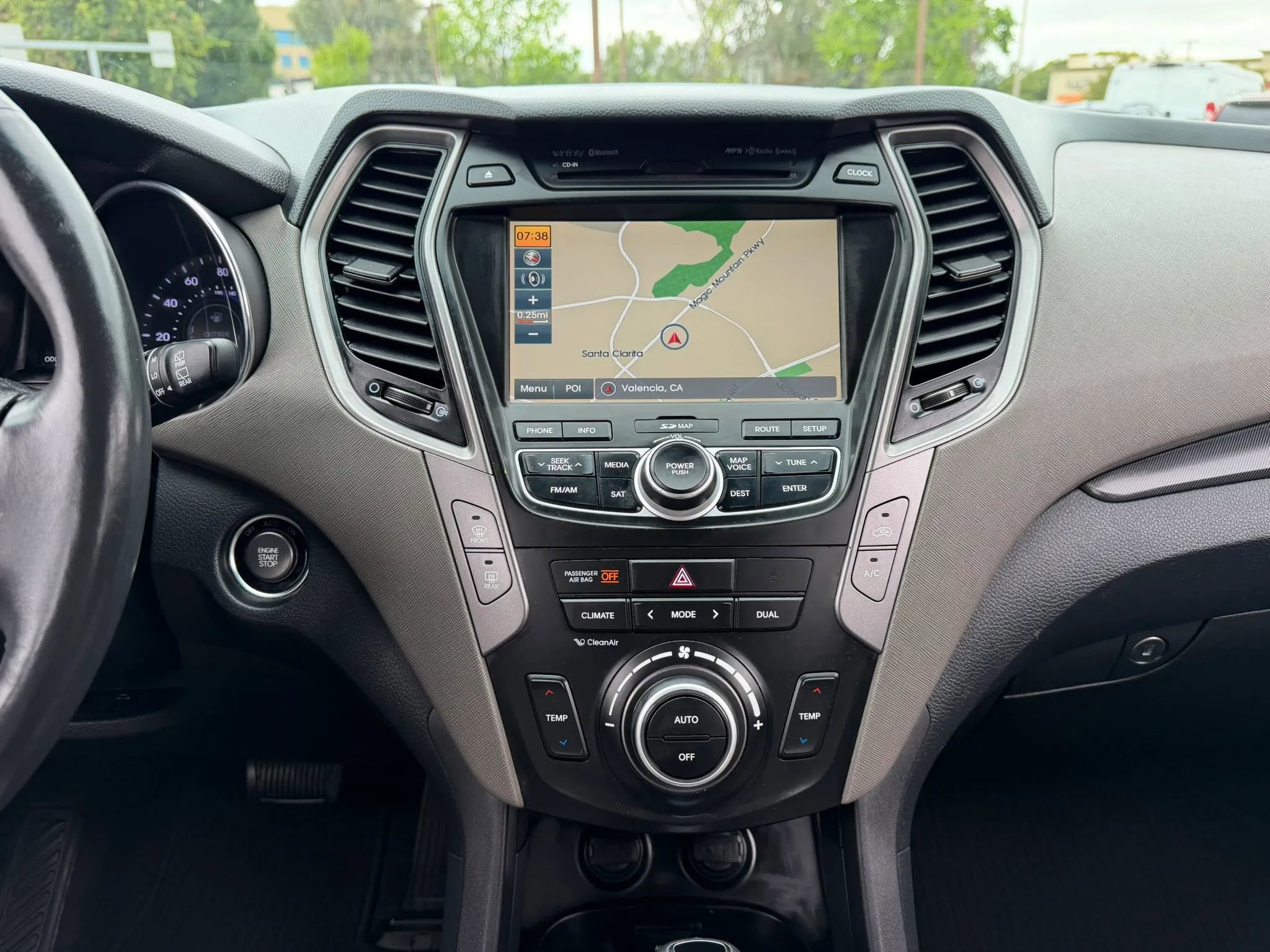 Used 2015 Hyundai Santa Fe Sport 2.0T w/ Option Group 05 FWD image 13