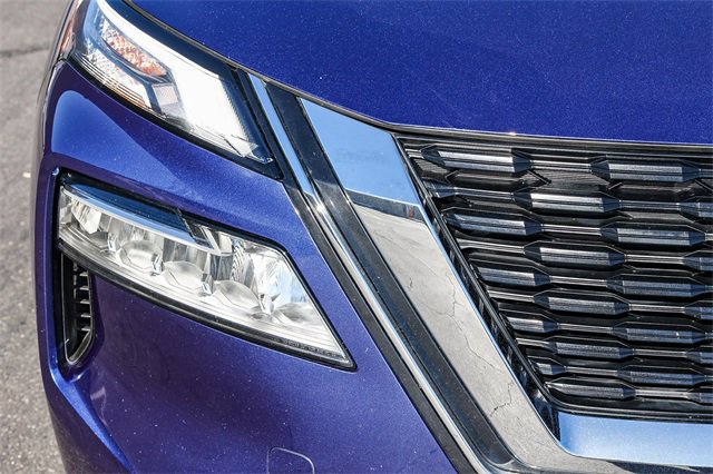 Used 2023 Nissan Rogue SV image 10