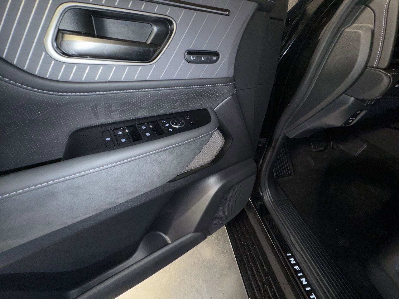 New 2026 INFINITI QX80 Autograph image 17