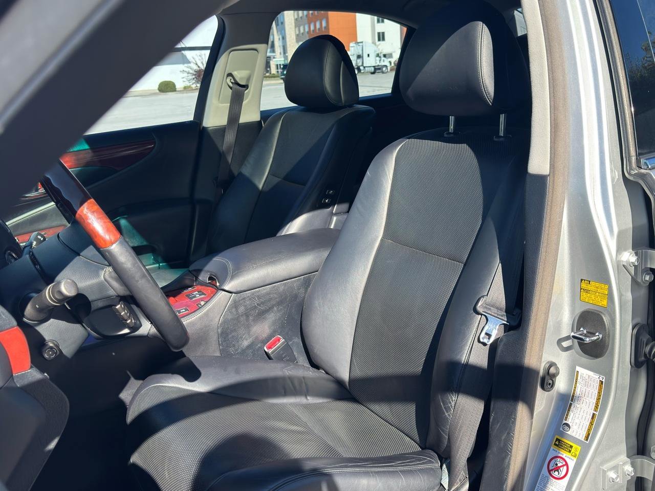 Used 2007 Lexus LS 460 RWD image 19