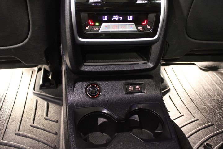 Used 2019 BMW X7 xDrive50i w/ Dynamic Handling Package image 26