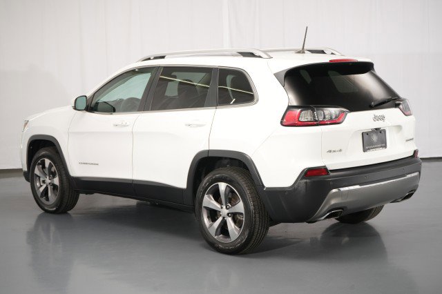 Used 2019 Jeep Cherokee Limited w/ Luxury Group AWD/4WD image 16