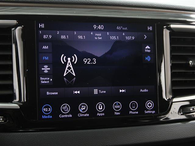 Used 2019 Chrysler Pacifica Touring-L w/ Advanced Safetytec Group image 10