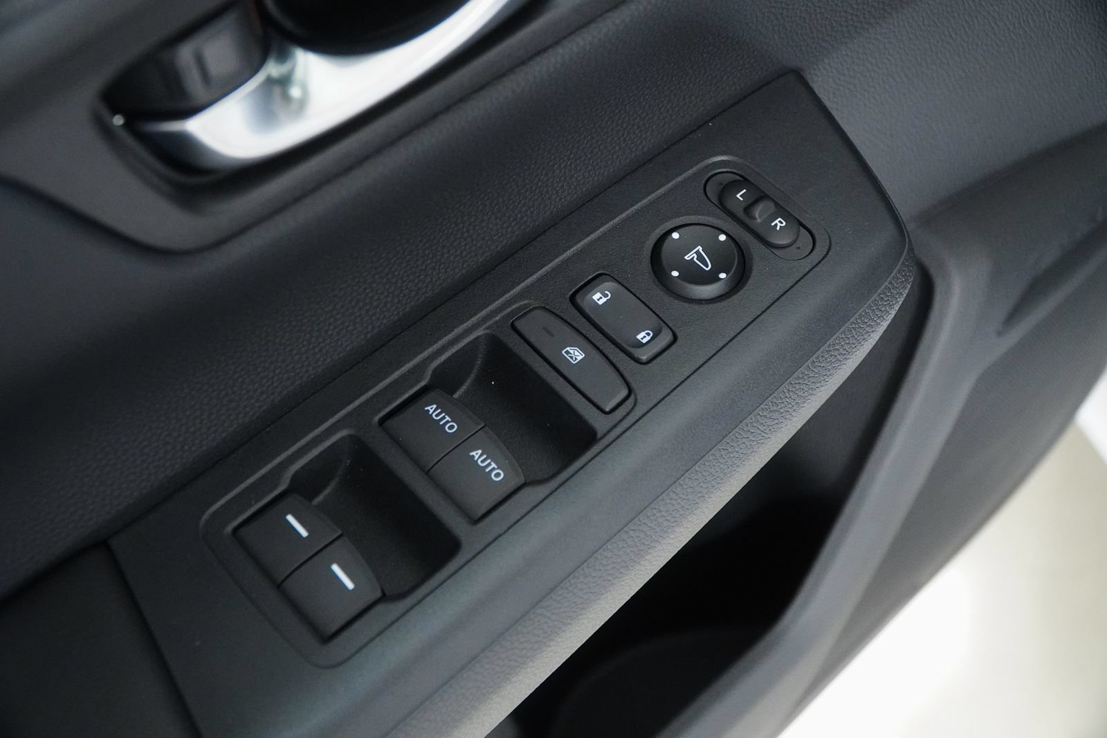 Certified 2026 Honda CR-V EX image 18