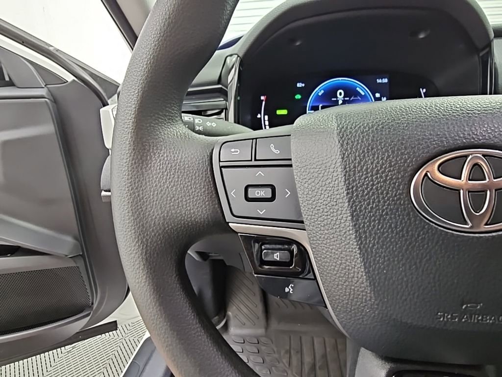 Used 2025 Toyota Camry LE FWD image 22