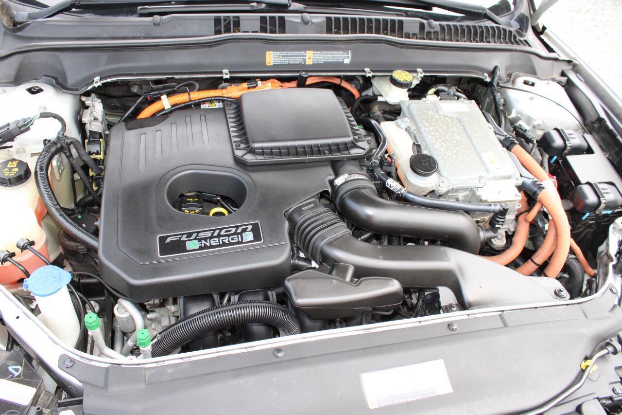 Used 2017 Ford Fusion Energi Titanium FWD image 27