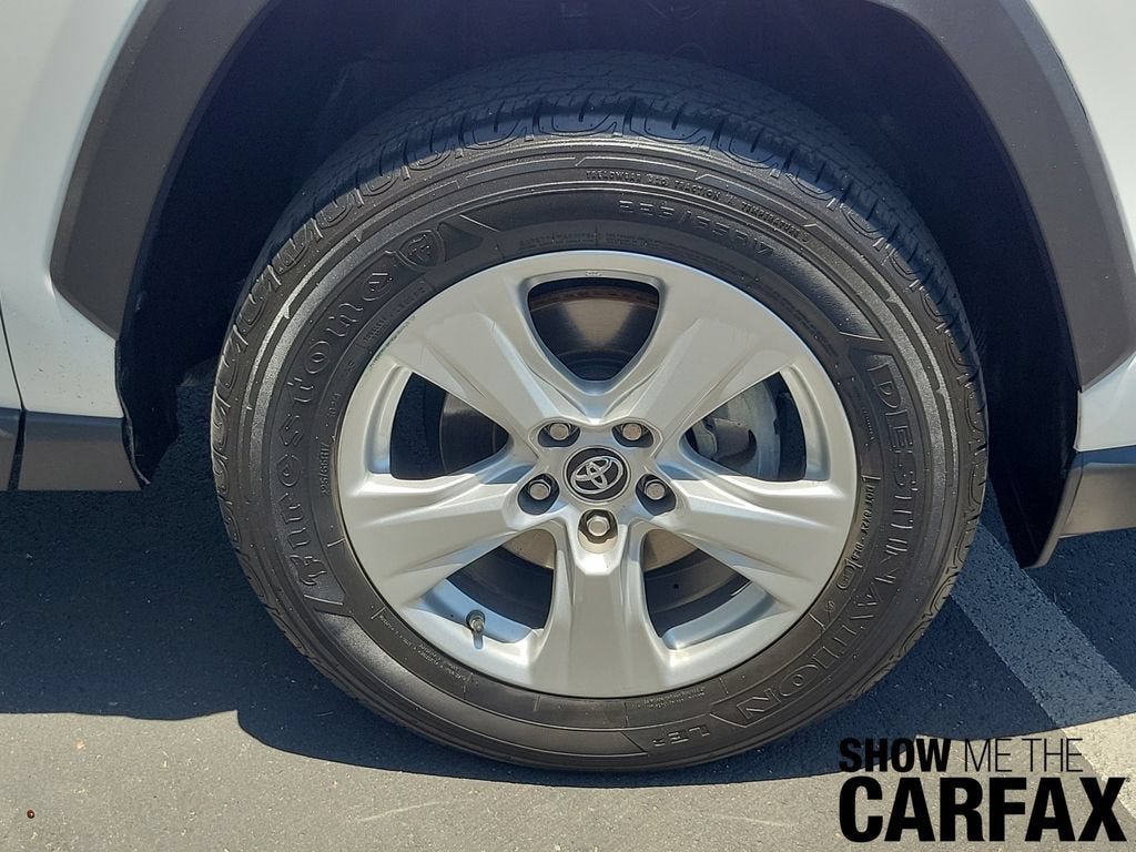 Used 2019 Toyota RAV4 XLE AWD/4WD image 5