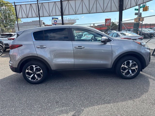 Used 2020 Kia Sportage LX AWD/4WD image 9
