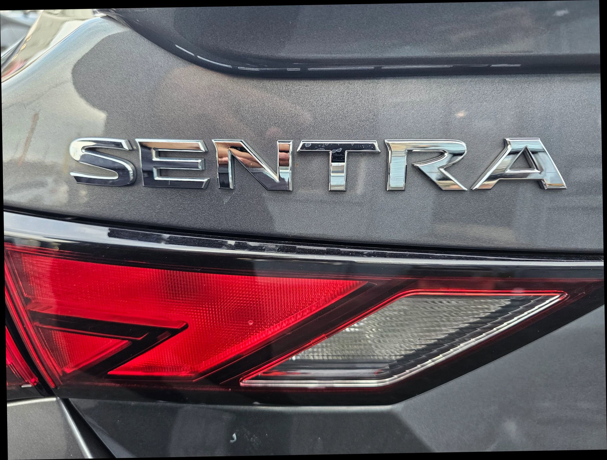 Used 2020 Nissan Sentra SR w/ Lighting Package image 27