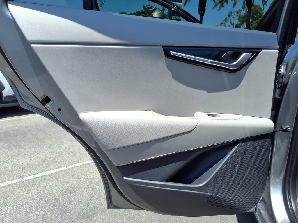 Certified 2024 Kia Niro Wave FWD image 20