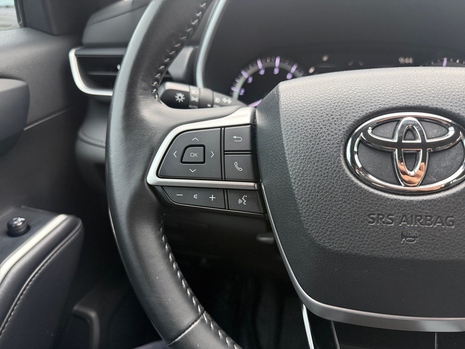 Used 2022 Toyota Highlander XSE FWD image 24