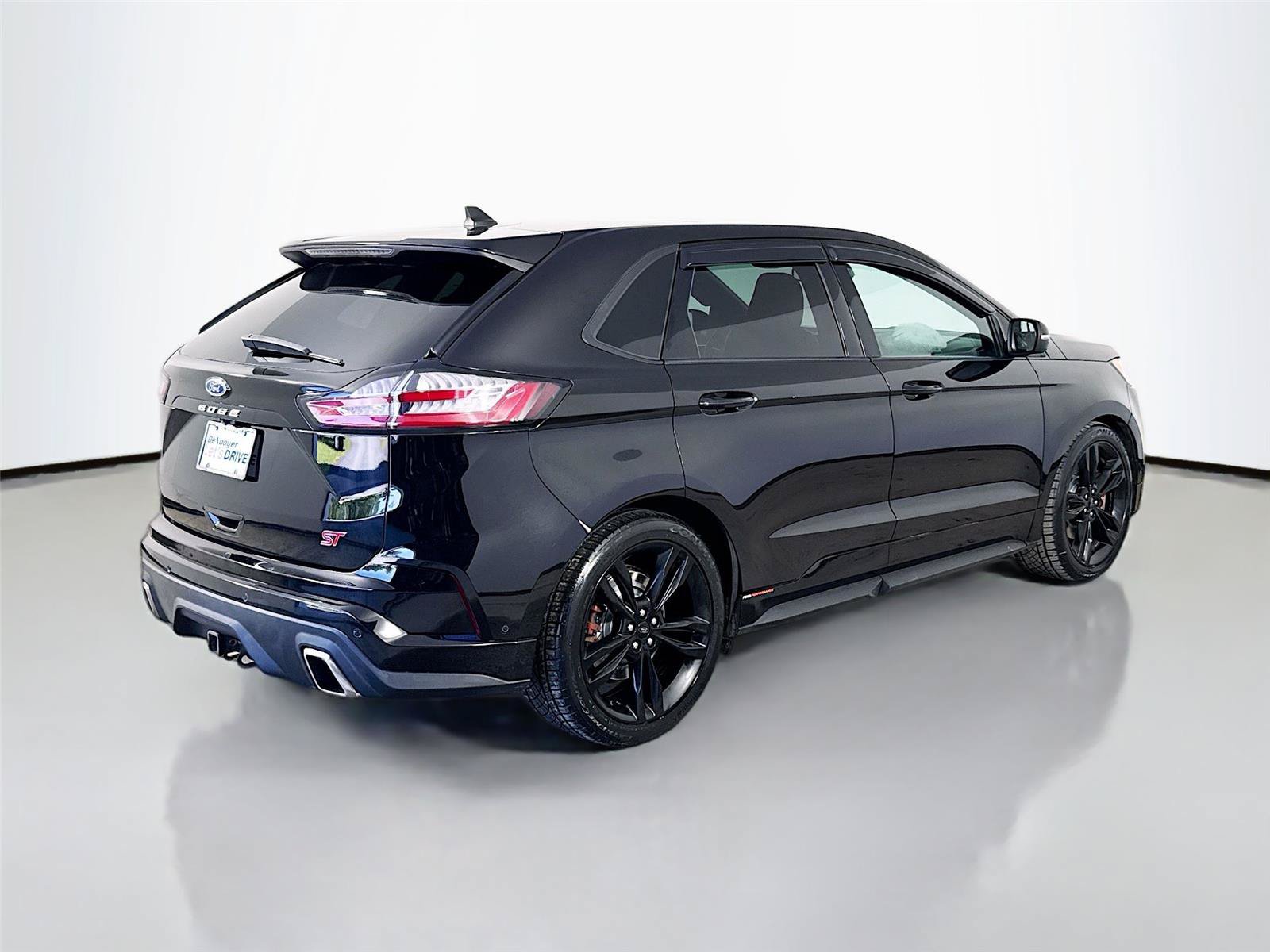 Used 2022 Ford Edge ST w/ Equipment Group 401A AWD/4WD image 9