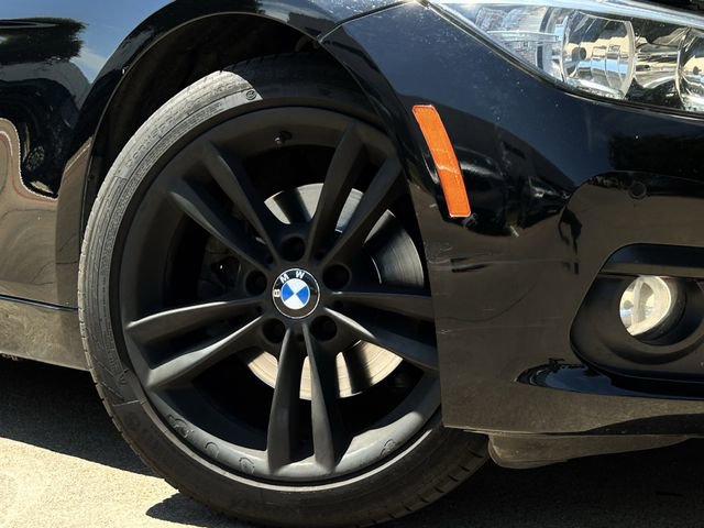 Used 2017 BMW 320i Sedan RWD image 10