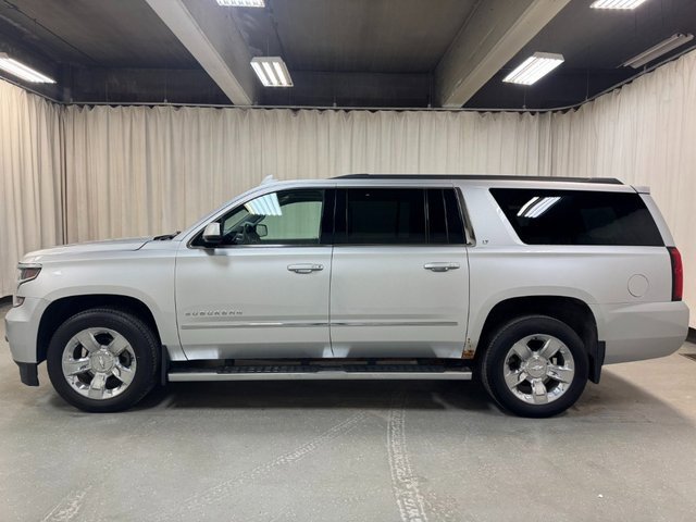 Used 2017 Chevrolet Suburban LT w/ LT Signature Package image 8