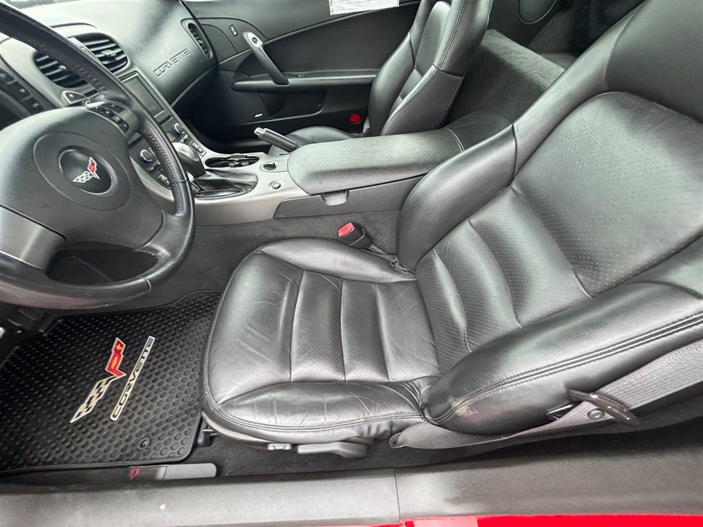Used 2007 Chevrolet Corvette Coupe w/ Preferred Equipment Group RWD image 19