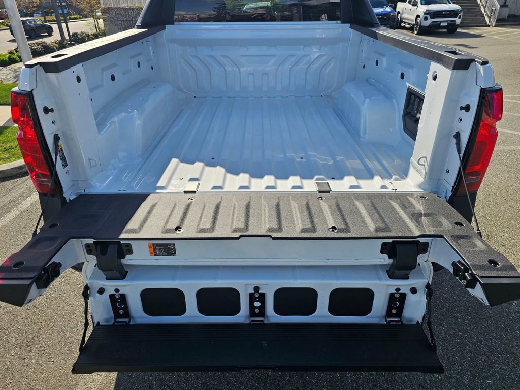 Used 2026 Chevrolet Silverado EV W/T AWD/4WD image 13