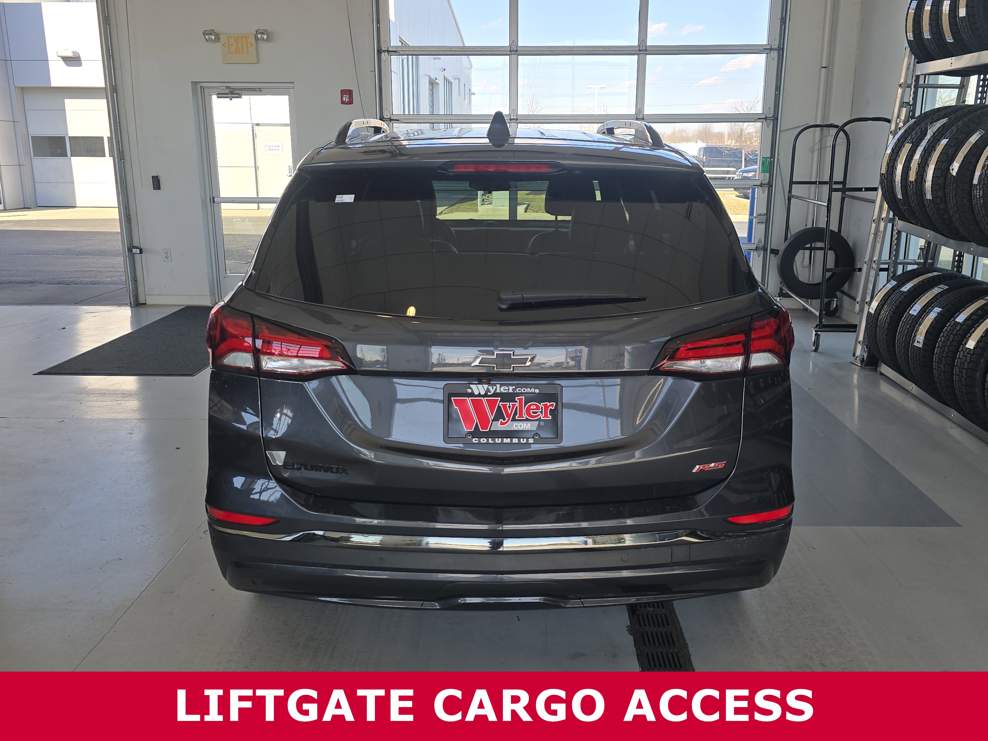 Used 2022 Chevrolet Equinox RS w/ Infotainment Package image 5