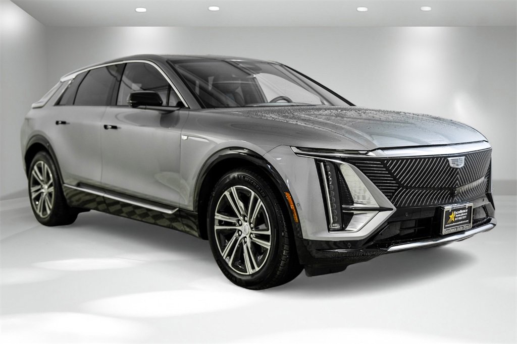 Used 2024 Cadillac Lyriq Luxury w/ LPO, Floor Liner Package image 8