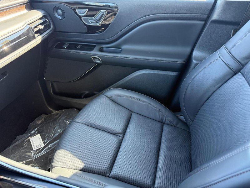 New 2026 Lincoln Aviator Reserve image 15
