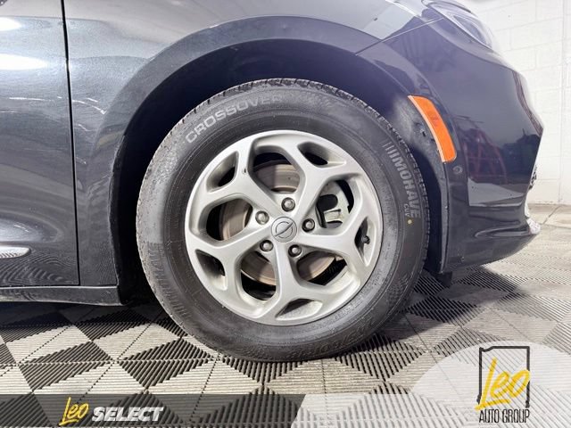 Used 2022 Chrysler Pacifica Limited FWD image 20