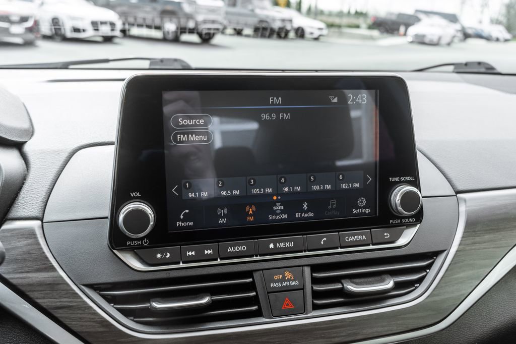 Used 2024 Nissan Altima 2.5 SV image 15