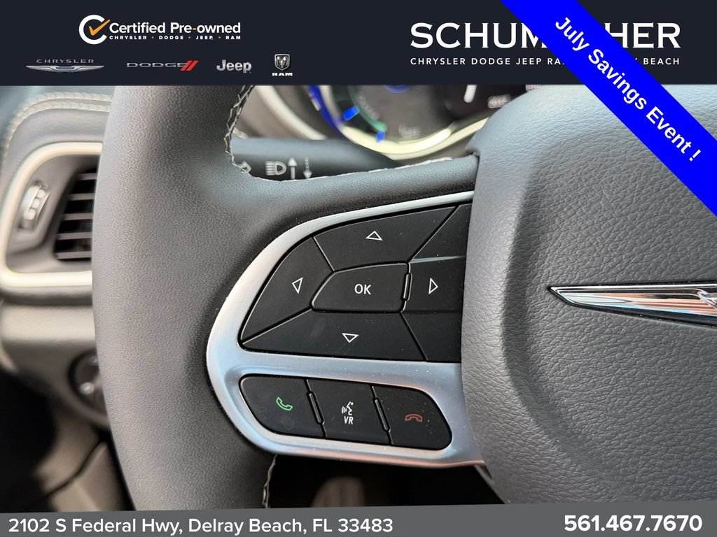 Used 2025 Chrysler Pacifica Select FWD image 26