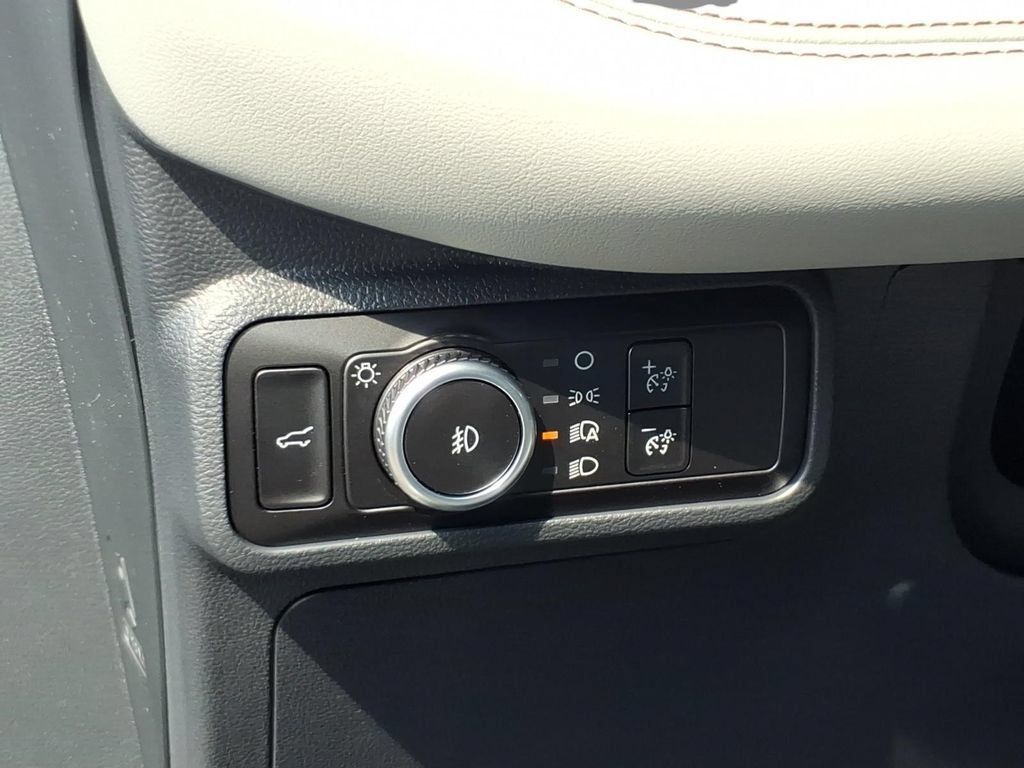 New 2026 Ford Explorer Active w/ Active Comfort Package AWD/4WD image 18